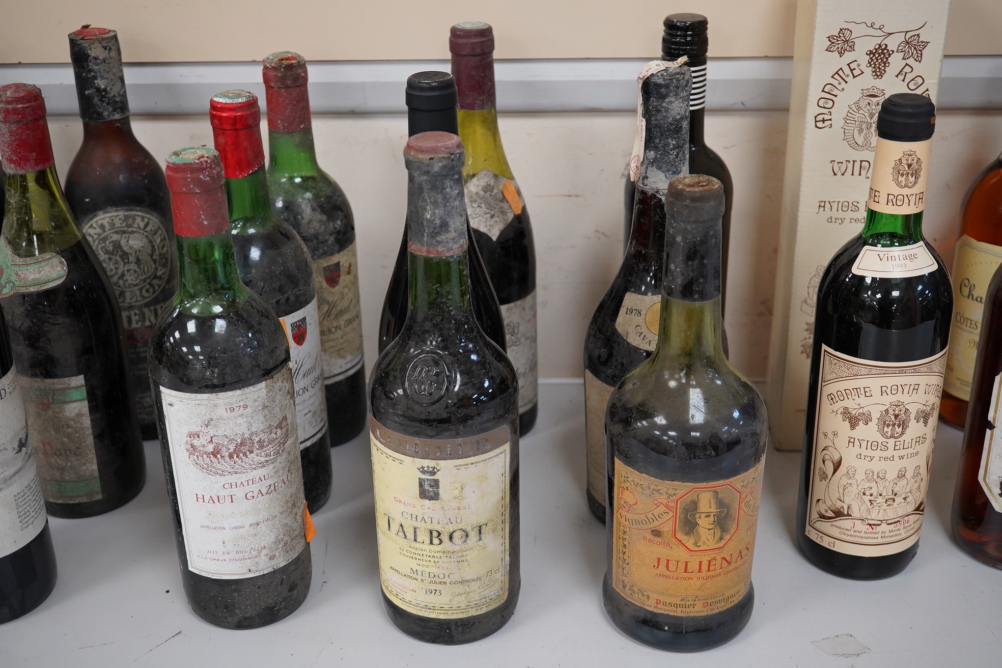 Collection of mixed wine to include Chateauneuf du Pape 1979, 1982, 1969, Chateau Carras 1978 and Chateau Haut Gazeau. Condition - storage unknown